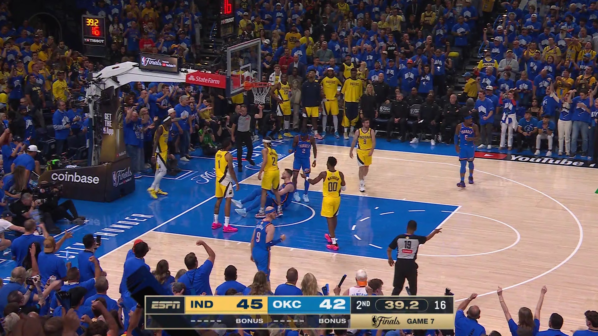 G2带队取胜！，哈兰德重要时刻比赛局势复杂观众掌声雷动的简单介绍