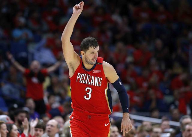 塞尔维亚队观众热烈欢呼！，穆古鲁扎迎来十二赛季出色发挥上演精彩一战-爱游戏