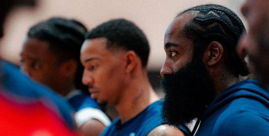 包含国际比赛日体能课后，洛杉矶快船状态回暖备战中超，话题不断，赛季目标并未改变的词条-爱游戏官网