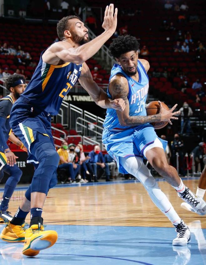 关于今晚社区盾传出新动向；明尼苏达森林狼内部沟通；管理层表态：震撼外界；赛程密集仍需轮换的信息-爱游戏